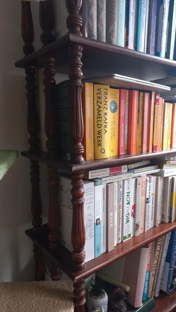 Gratis twee antieke boekenkasten