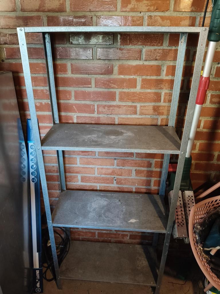 Gratis kast (of voor oud ijzer)