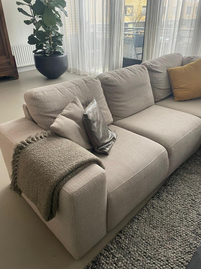 GRATIS AF TE HALEN / Hoekbank beige