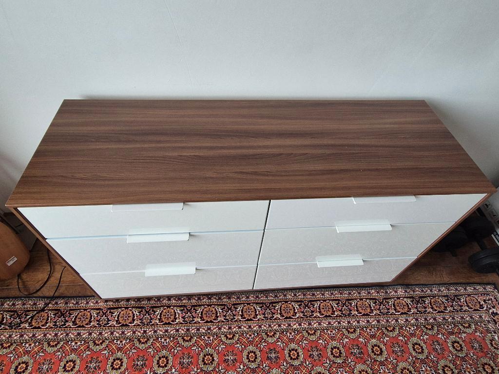 Ikea NYVOLL Ladekast - MET SPOED WEG!