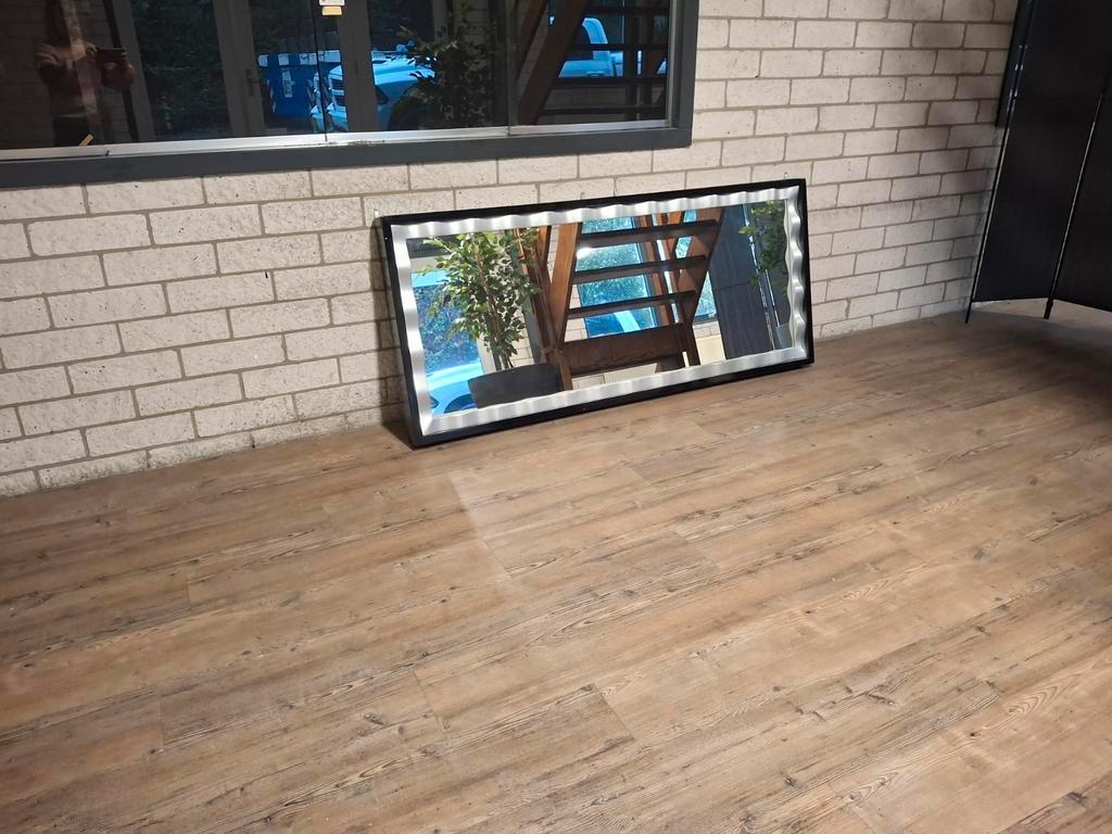 Grote zwarte hoogglans spiegel - 190x80cm