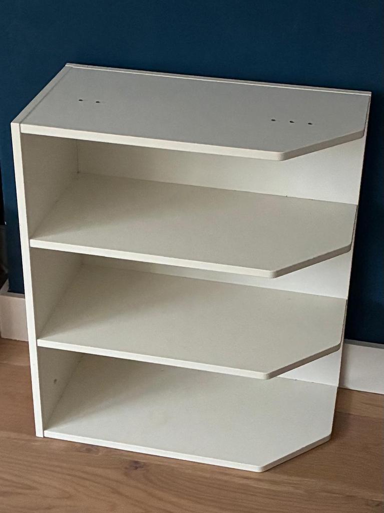 Witte open hoekkast met 3 schappen