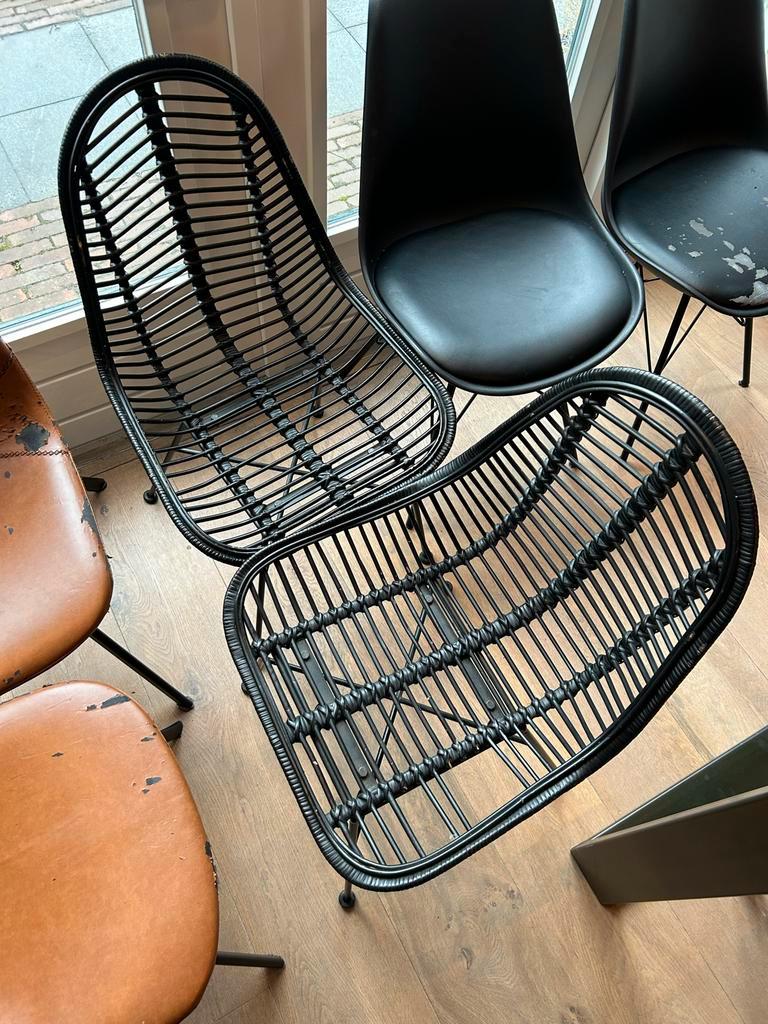 Gratis af te halen: 6 eetkamerstoelen