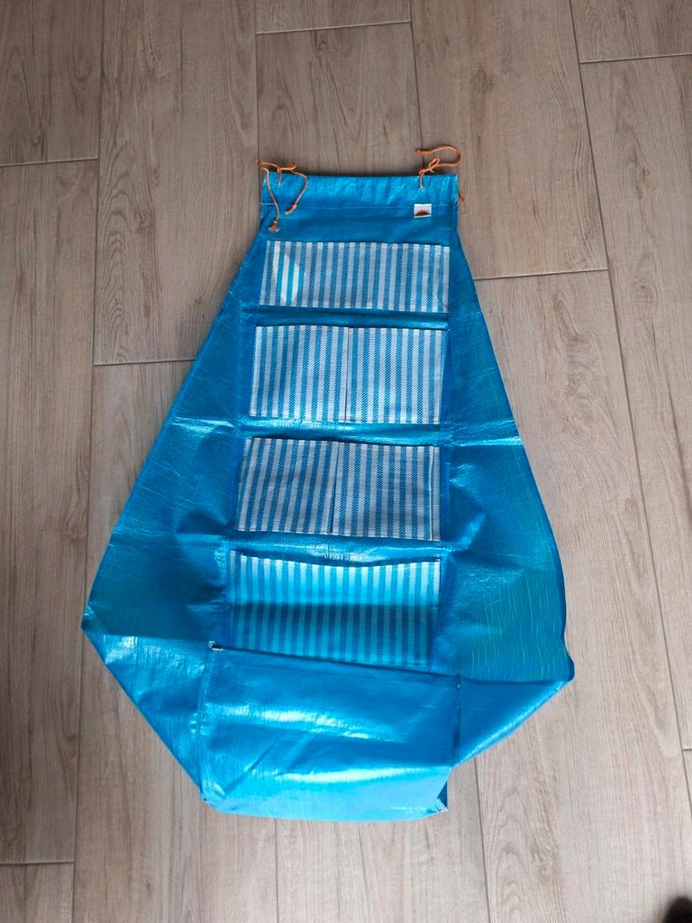 Handige opbergzak met vakken. Alleen ophalen