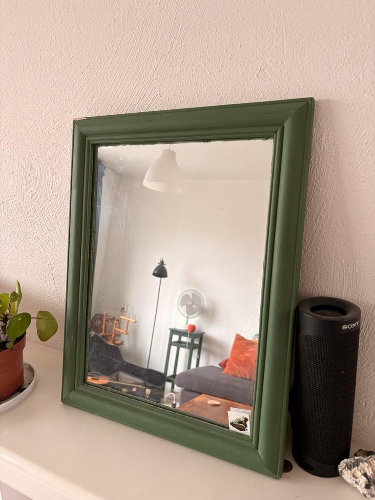 Kleine Spiegel met Groene Lijst