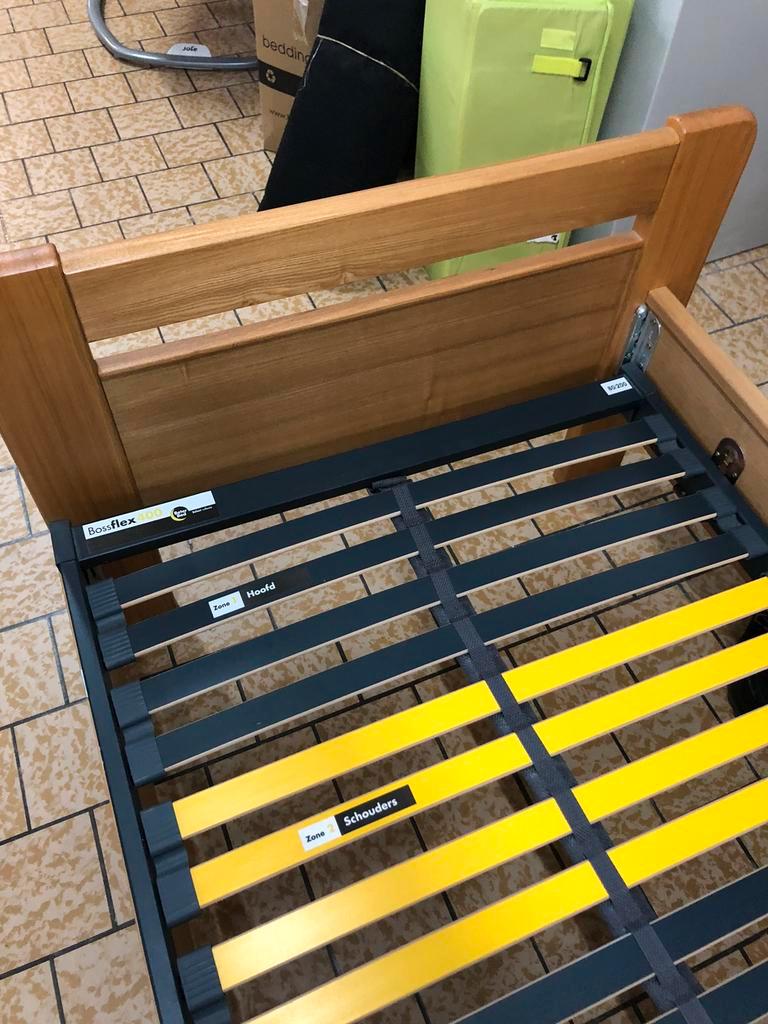 Gratis bed met lattenbodem