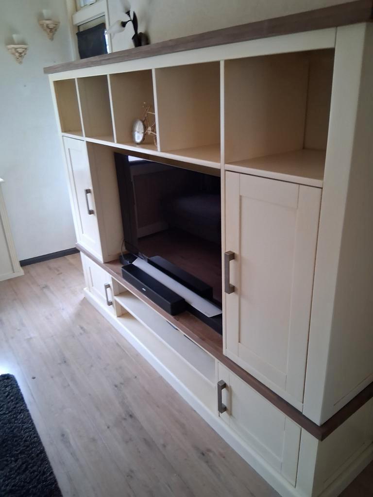 Tv kast 2-delig in goede staat