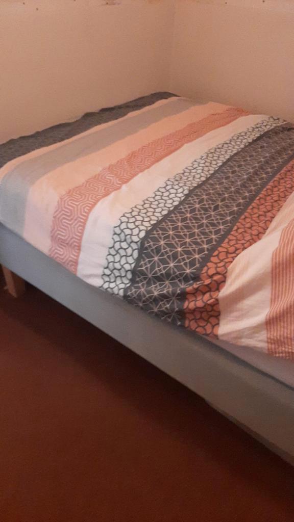 Tweepersoonsbed 140 x 200 (boxspring)