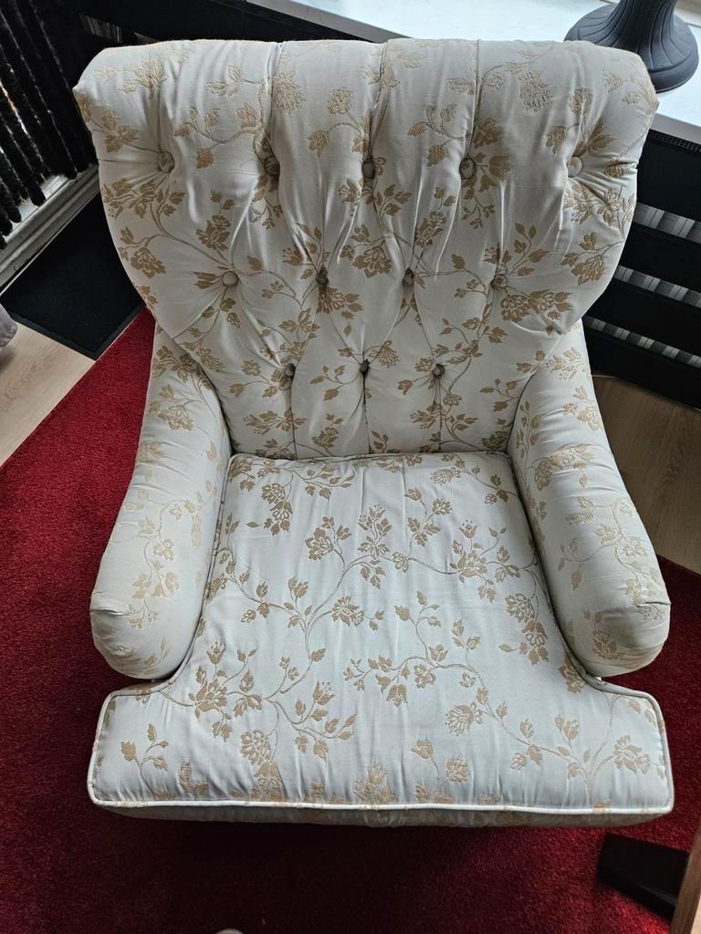 Comfortabele fauteuil met bloemmotief