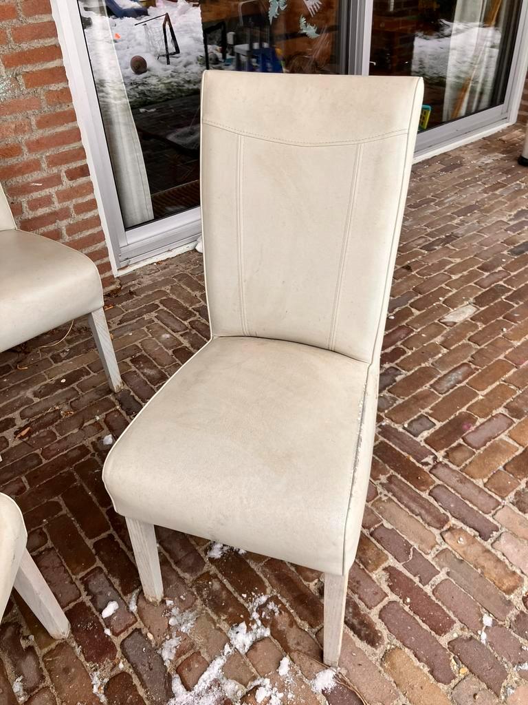 Vier stoelen gratis afhalen!!