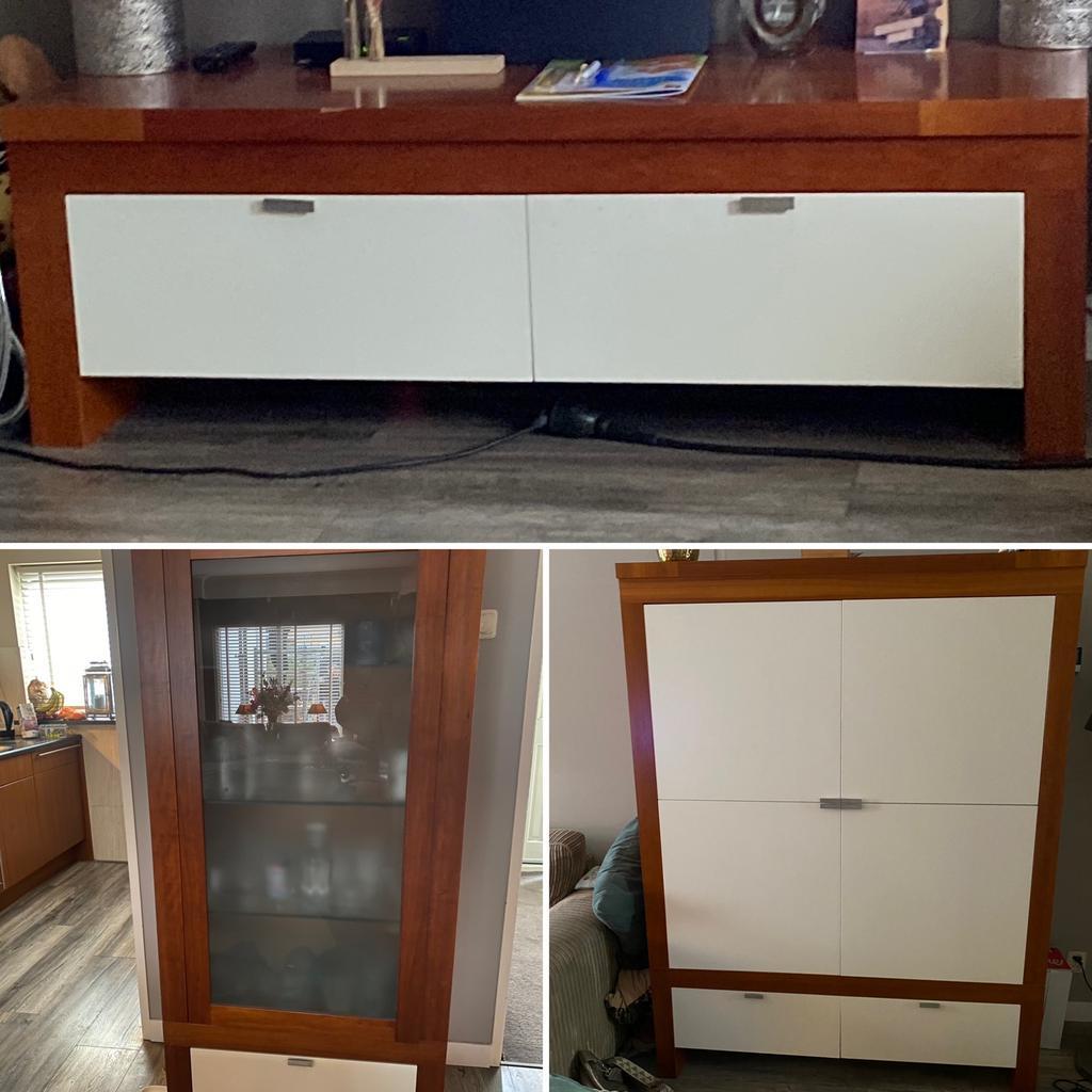 Meubels tv kast vitrinekast en wandkast