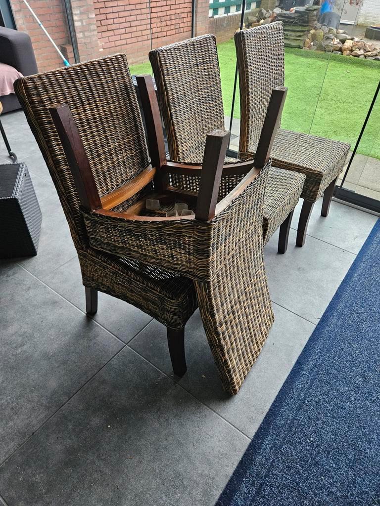 4 Riet eetstoelen