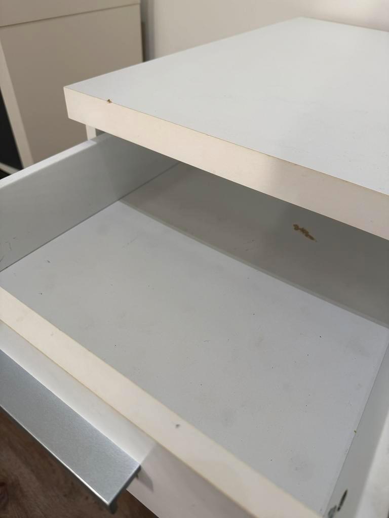 Make-up tafel / bureau met 4 lades. Gratis ophalen!