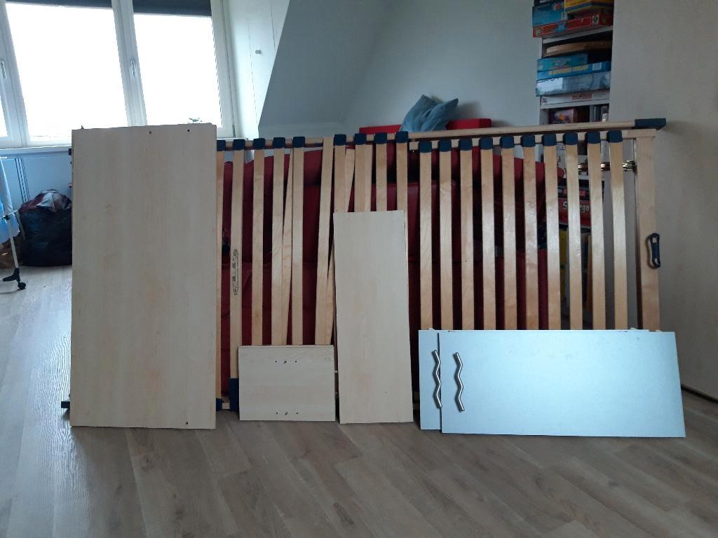 eenpersoonsbed voor (jong)volwassene, grijs