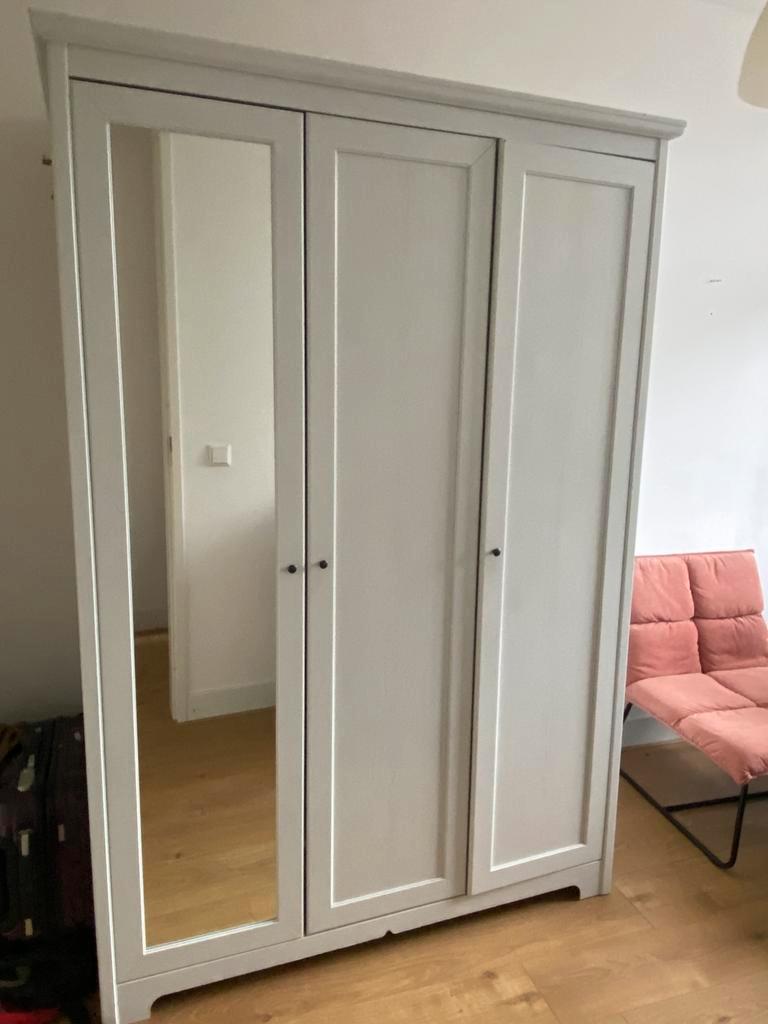 Gratis ophalen: drie deurs kledingkast