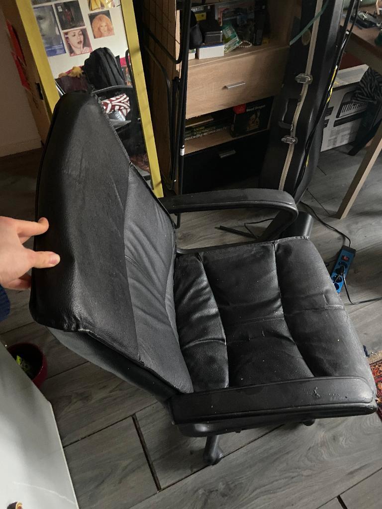 Gratis Bureaustoel - Zwart (Free Desk-Chair - Black)