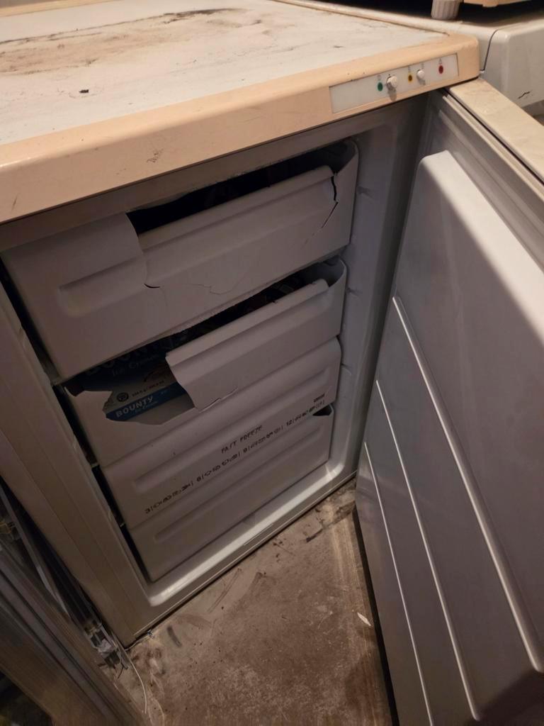 Gratis af te halen diepvrieskist - werkt prima