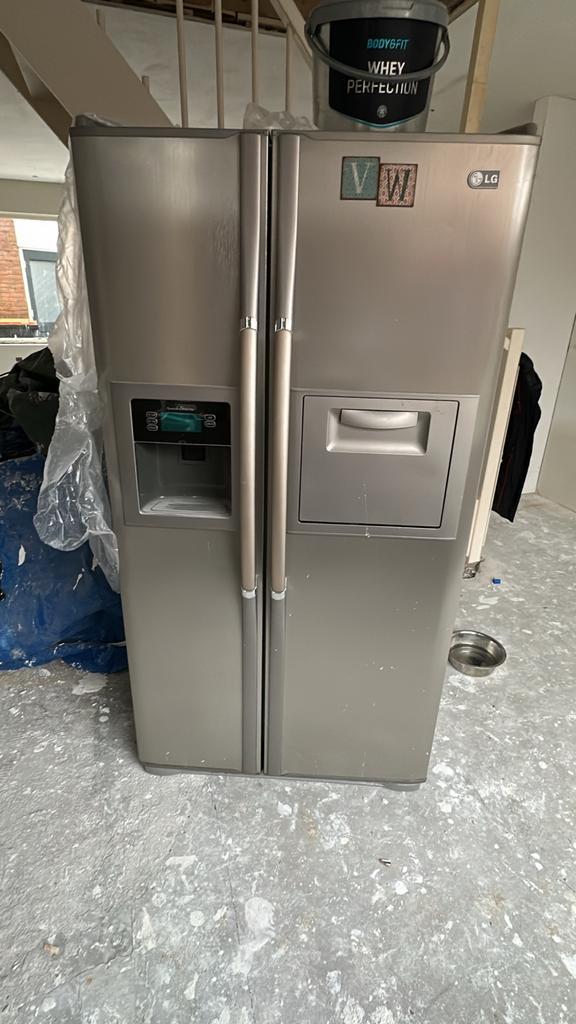 [VANDAAG WEG] Amerikaanse Koelkast met ijsdispenser