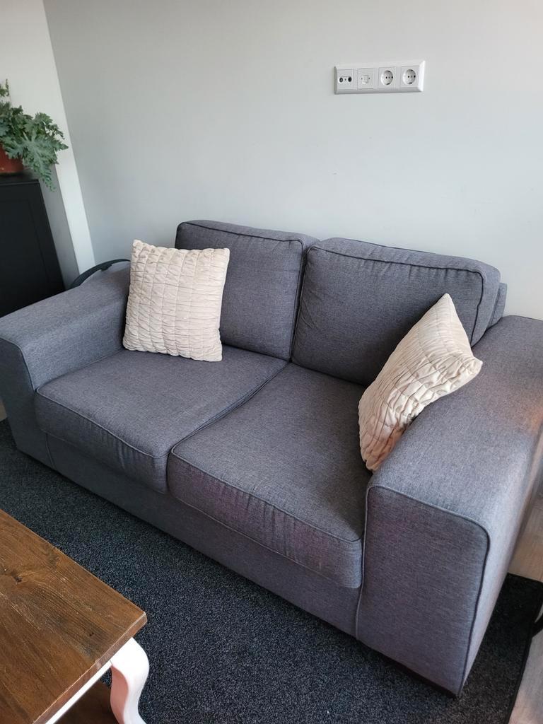 Antraciet, grijze 2 zitsbank