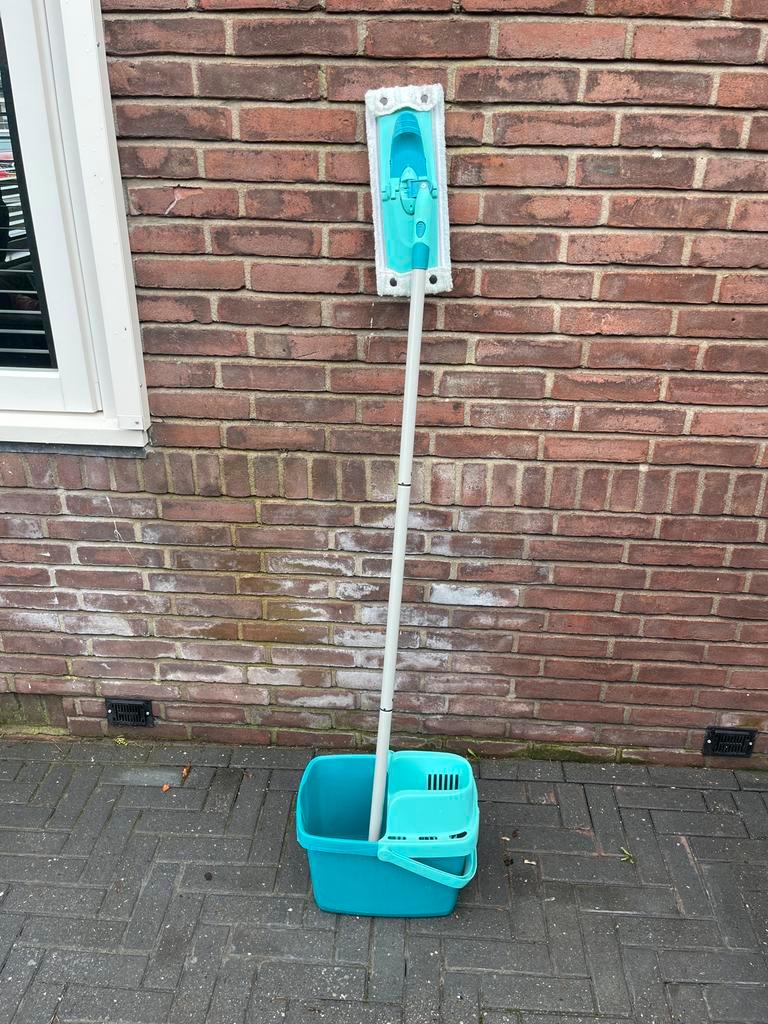 Leifheit met emmer en uitwringsysteem