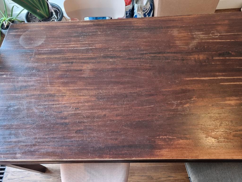 Houten eettafel