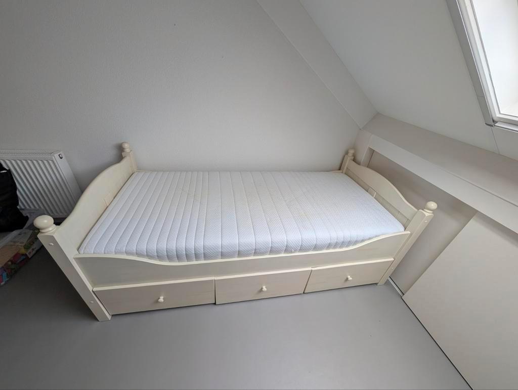 Eenpersoons ledikant & matras