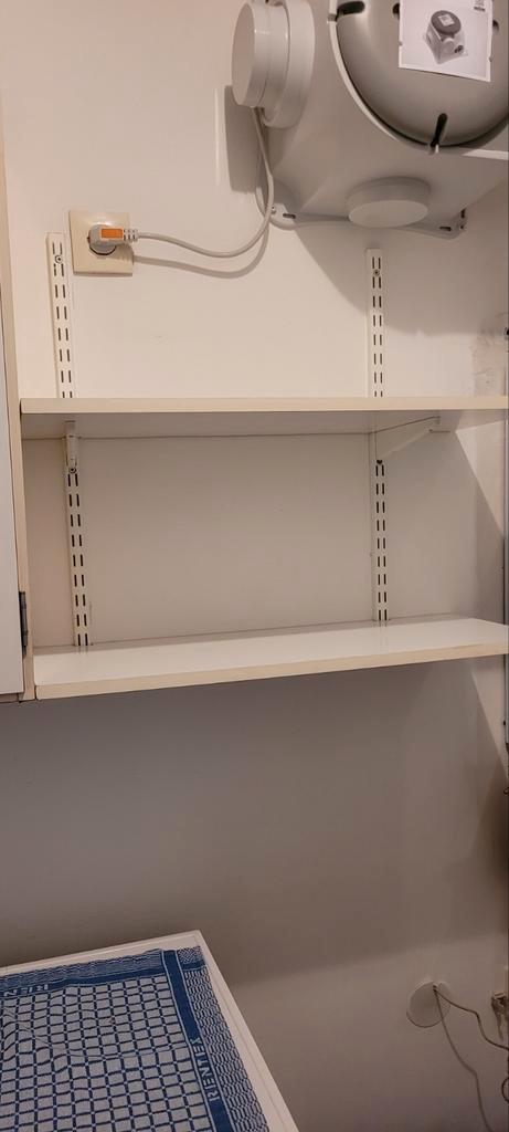 Twee kastjes wit. Maat 60 x 75 cm