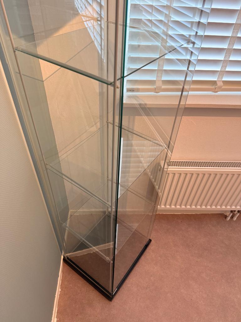 IKEA vitrinekast gratis af te halen dit weekend!