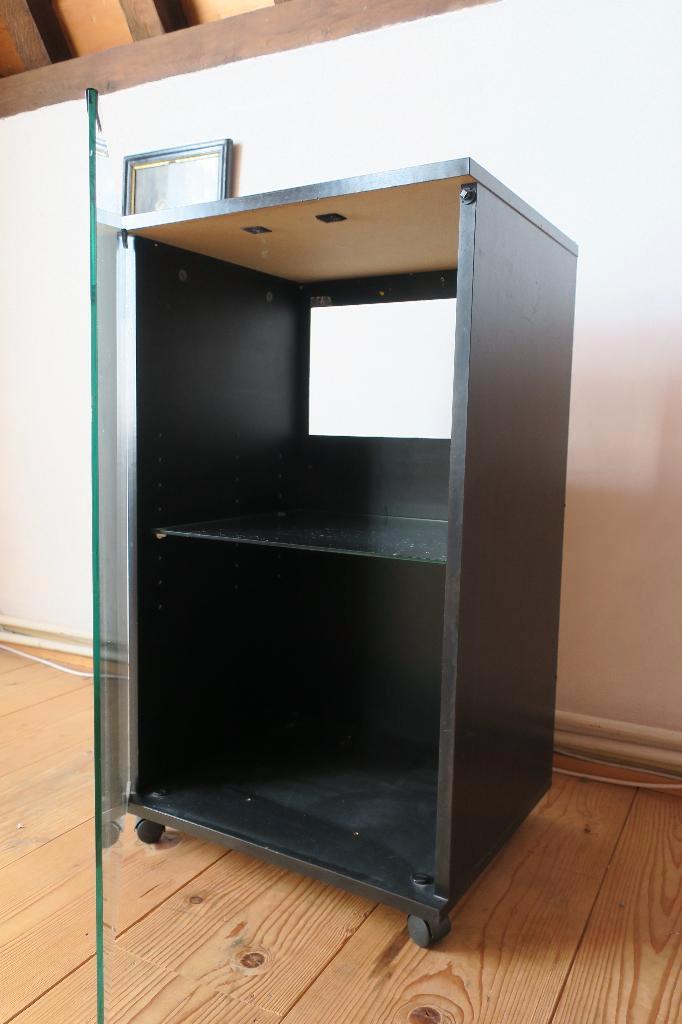 kastje met galzen deur