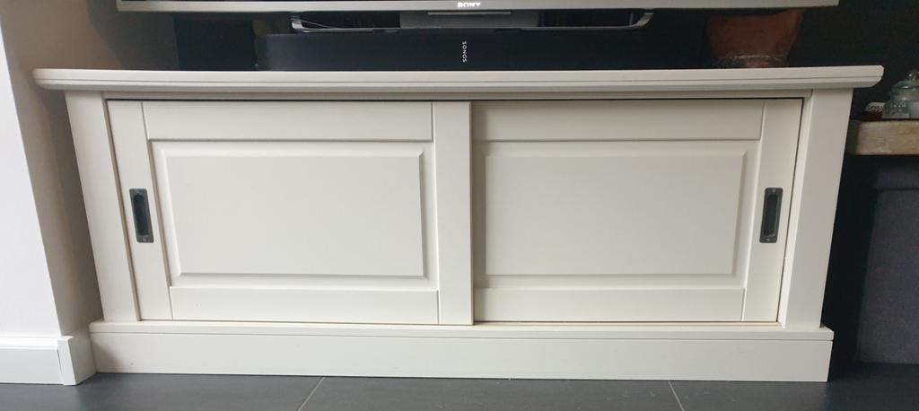 Witte TV kast met schuifdeuren - Gratis