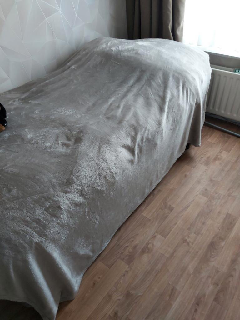 Bed 200x80  GRATIS GRATIS