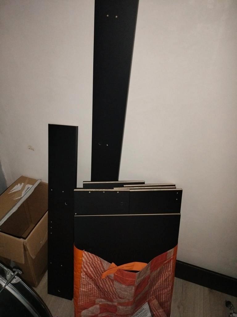 Zwart Brimnes hoofdbord