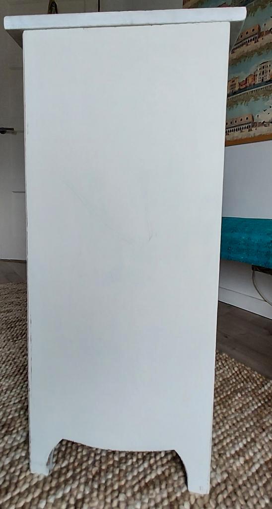 (Nacht-)kastje art-nouveaustijl Gratis