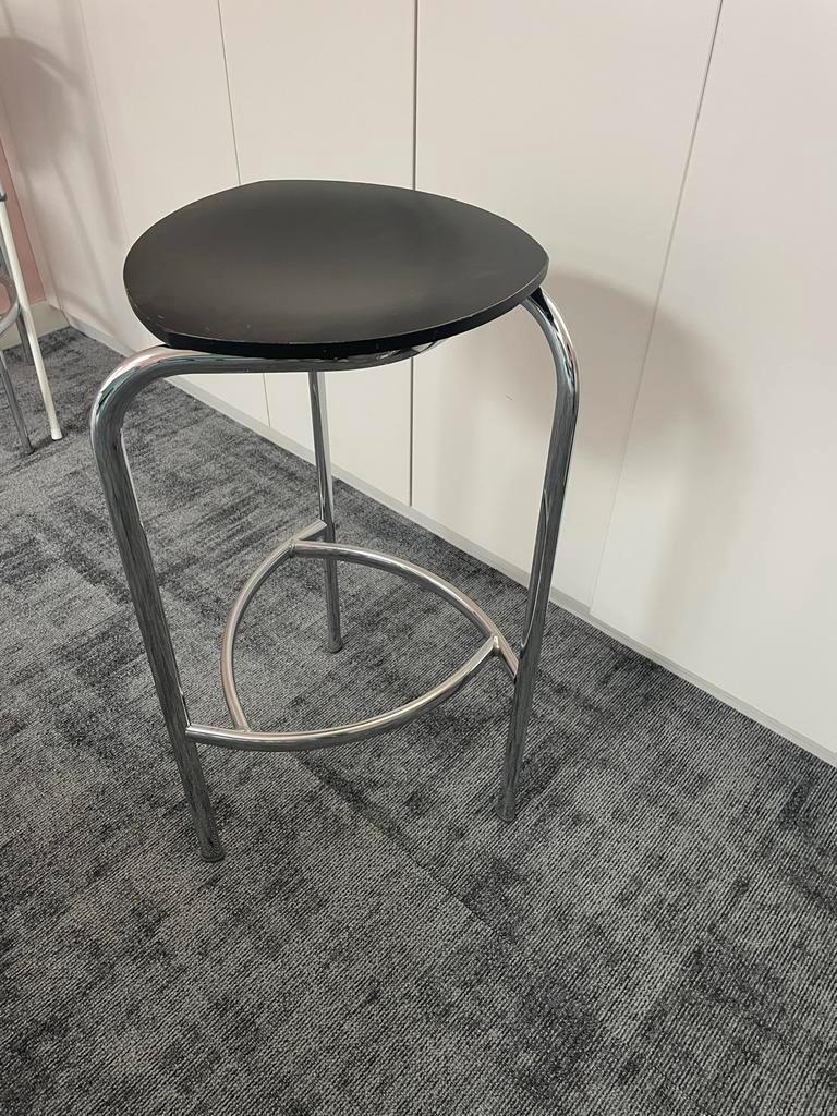 Zes barkrukken in prima staat