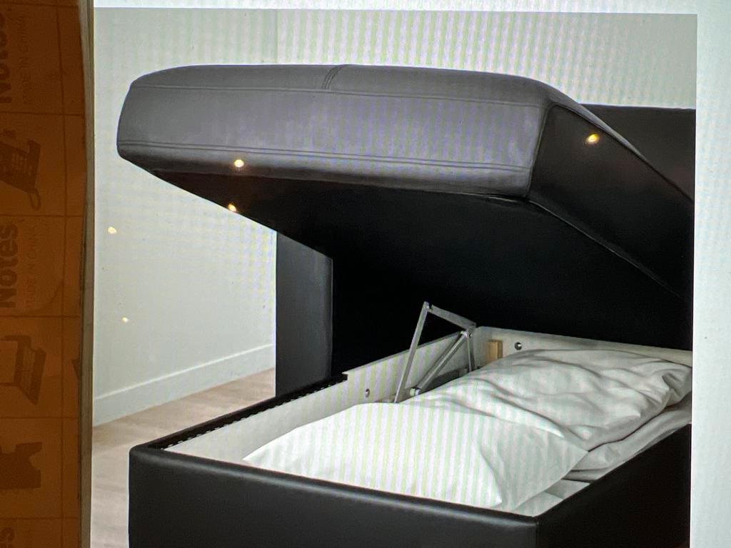 Slaapbank met dubbelbed, chaise longue en opbergruimte