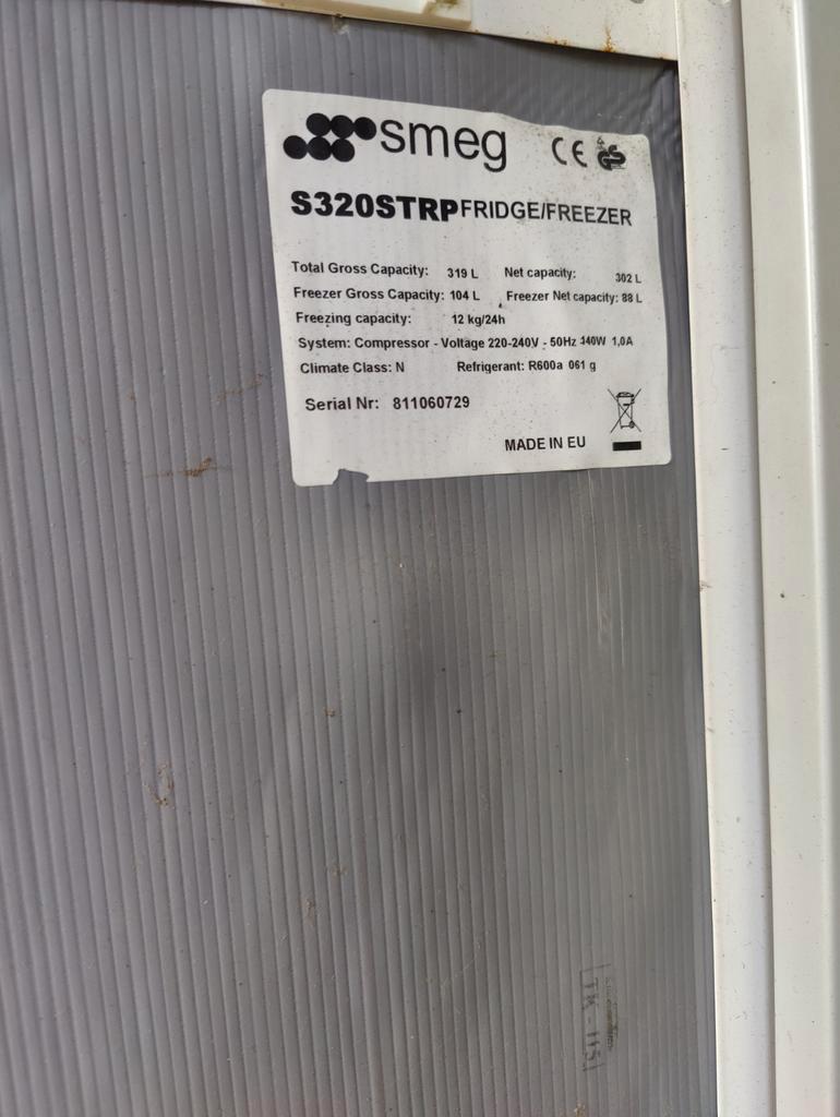 Gele Smeg koelkast/vriezer