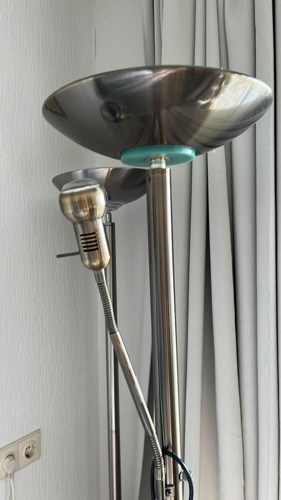 Twee gratis stalampen op te halen