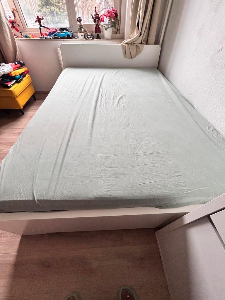 Ikea Bed 140x200 met lattenbodem en matras