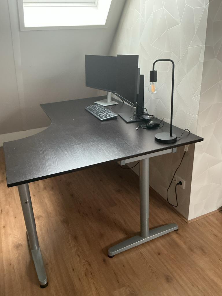 Hoekbureau van IKEA