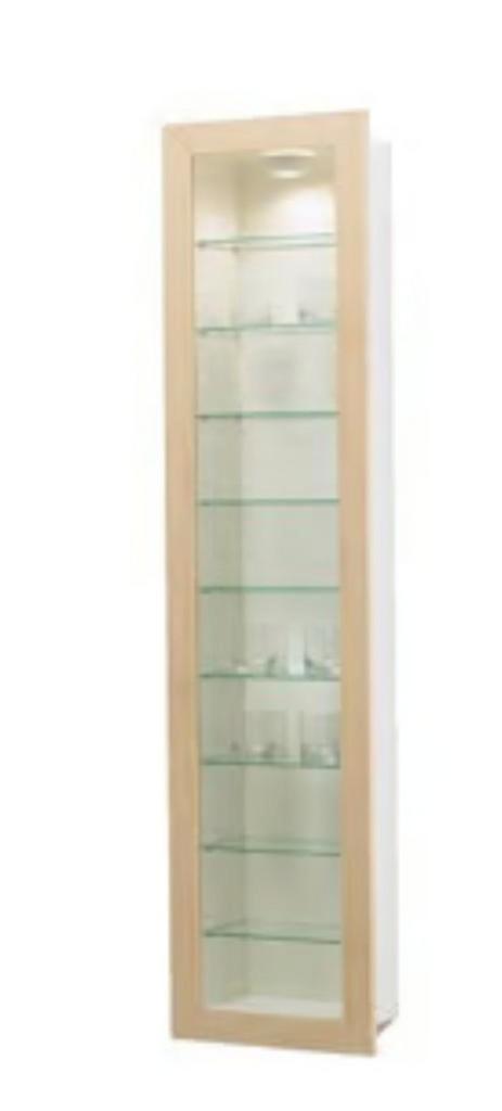 Gezocht : Bertby vitrinekast (ikea)