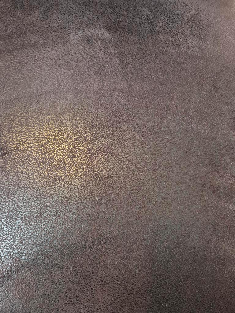 4 Gratis eetkamer stoelen op wiel (1 stoel rugleuning kapot)