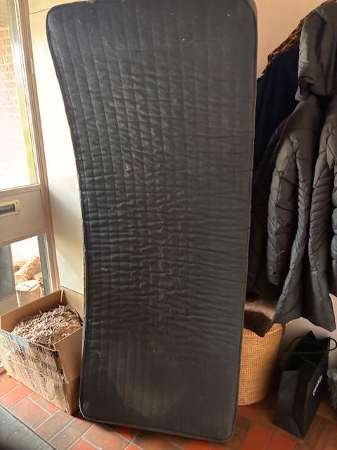 GRATIS - 1-persoons vouwbed / logeerbed