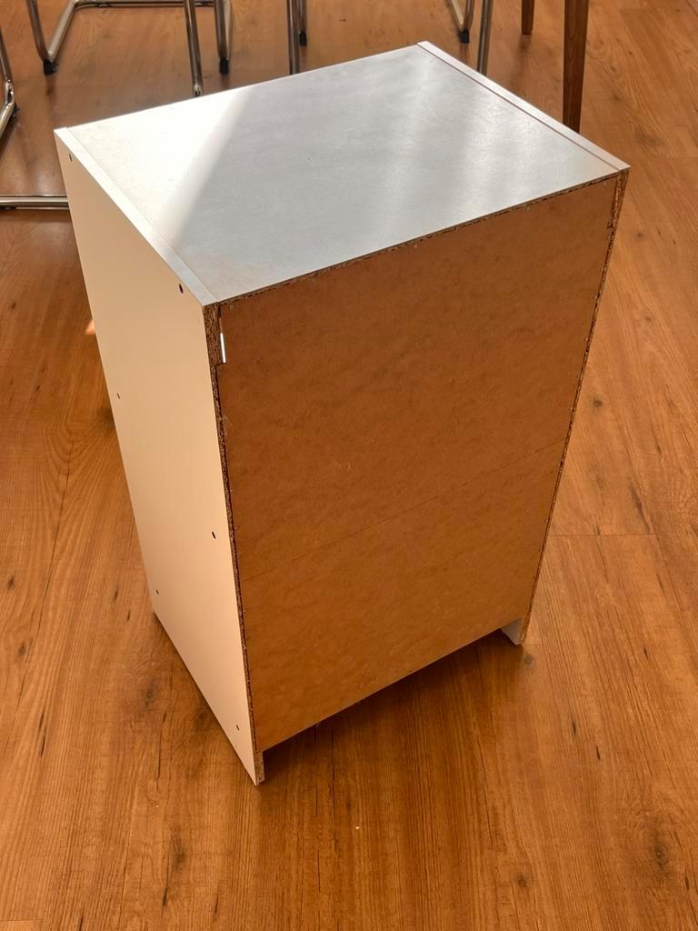 Gratis ophalen kleine kast.