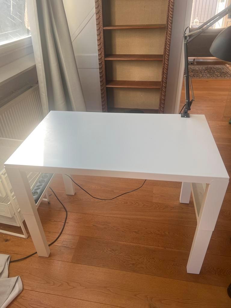 Witte Bureau / Stabureau