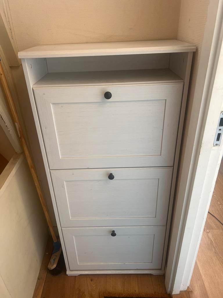 Pick-up today! Witte schoenenkast met 3 vakken