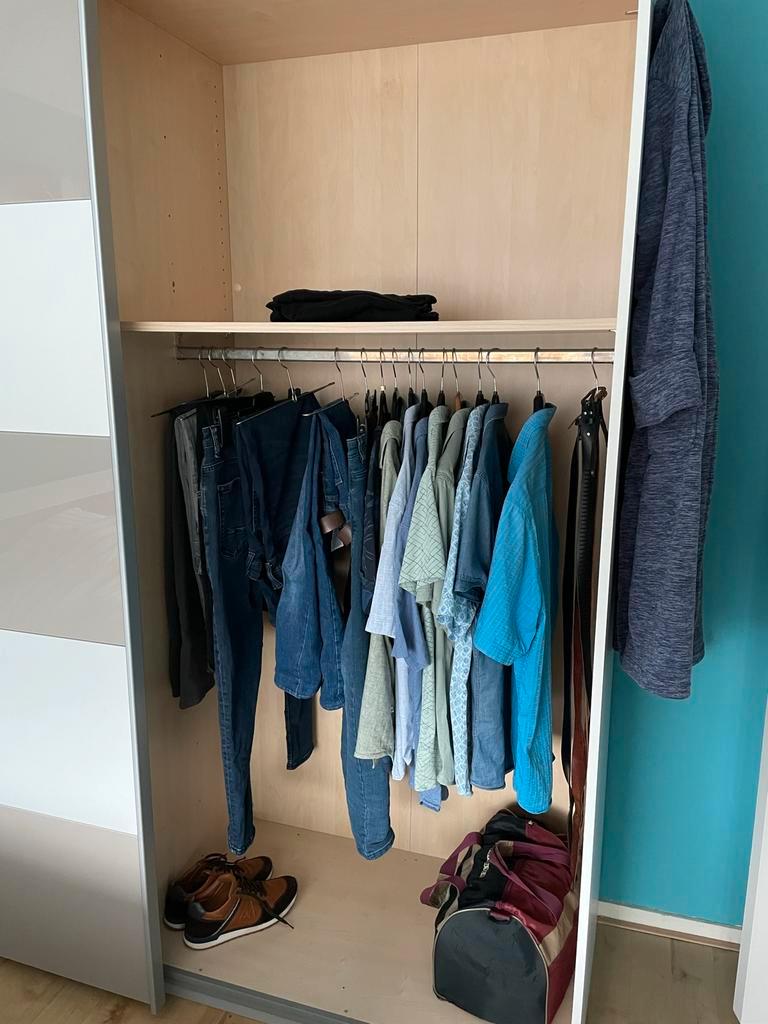 Ruime schuifdeurkast