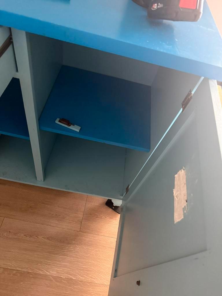 GRATIS ophalen dressoir vintage antiek geverfd