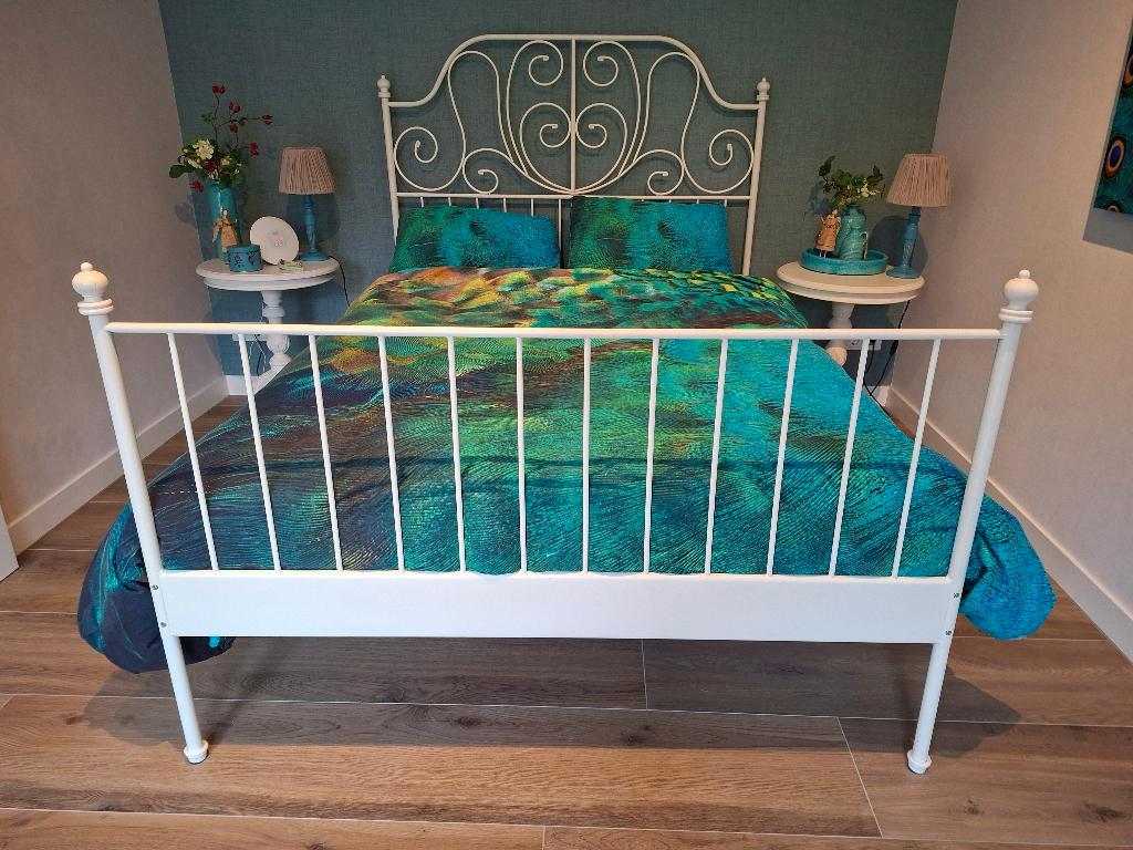 Mooi Ikea bed. Gratis af te halen.