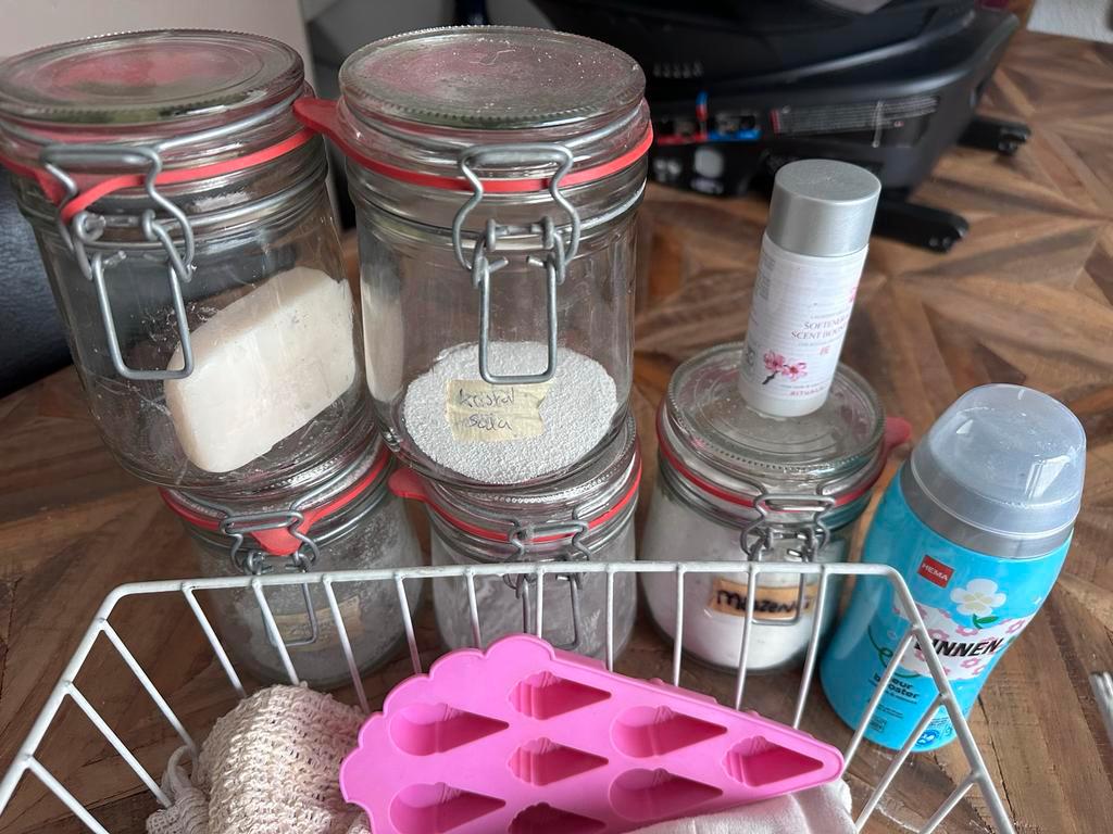 Assortiment huishoudelijke artikelen