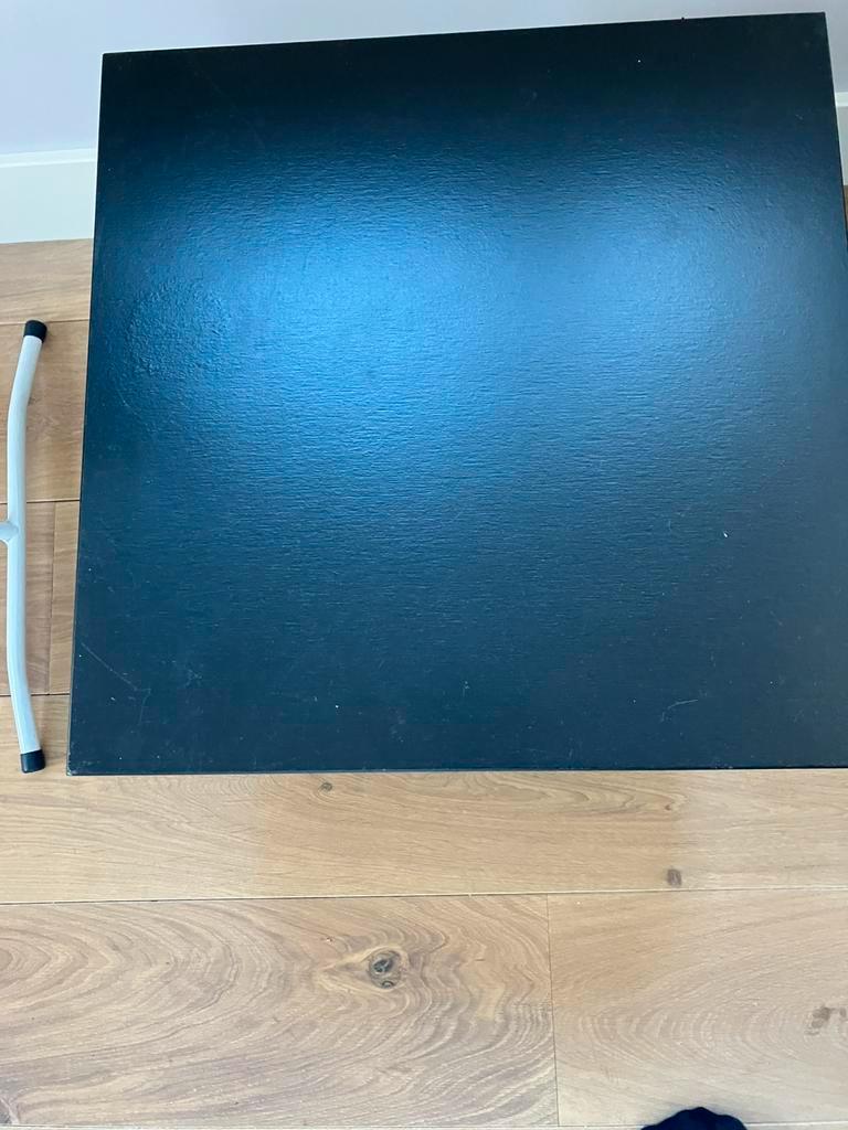 Klein zwart kastje nachtkastje Ikea